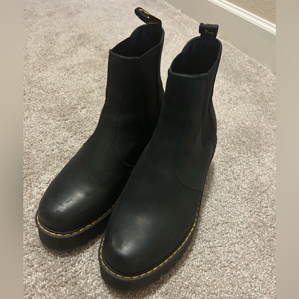 Dr. Marten platform chelsea women’s boots!